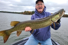 Roger Hutchings, Washington, IL, 41-incher, Big Sissabagama Lake, WI.